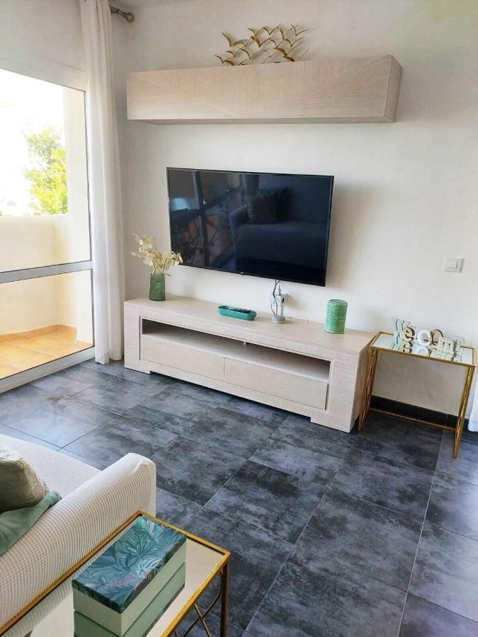 Apartamento Benalbeach Lux, Jacuzzi, Beachfront - 432